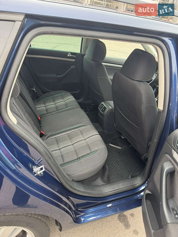 Универсал Volkswagen Golf 2012 в Ровно фото 41 Универсал Volkswagen Golf 2012 в Ровно