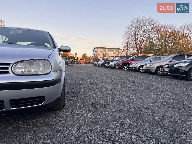 Хэтчбек Volkswagen Golf 2002 в Звенигородке