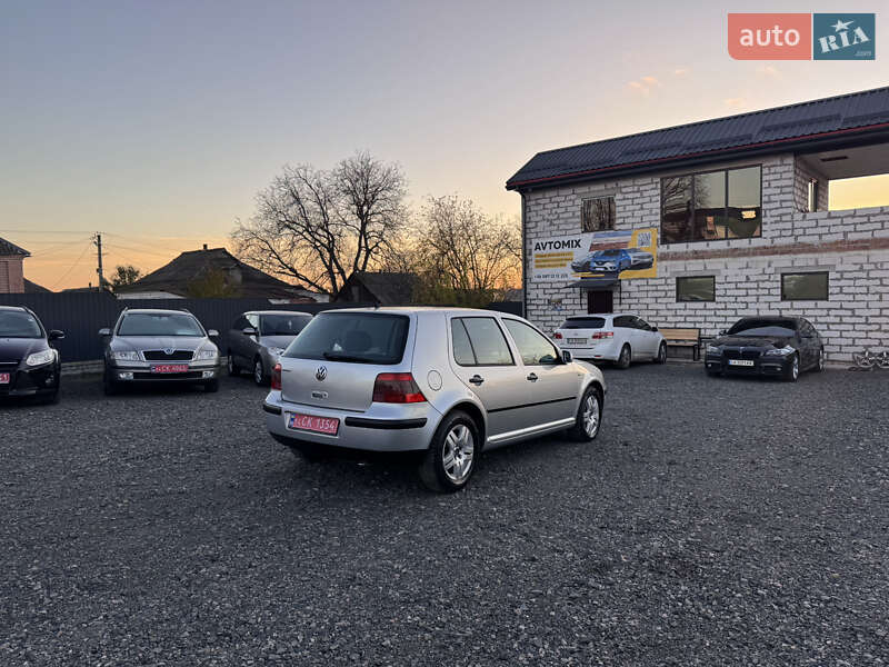 Хэтчбек Volkswagen Golf 2002 в Звенигородке