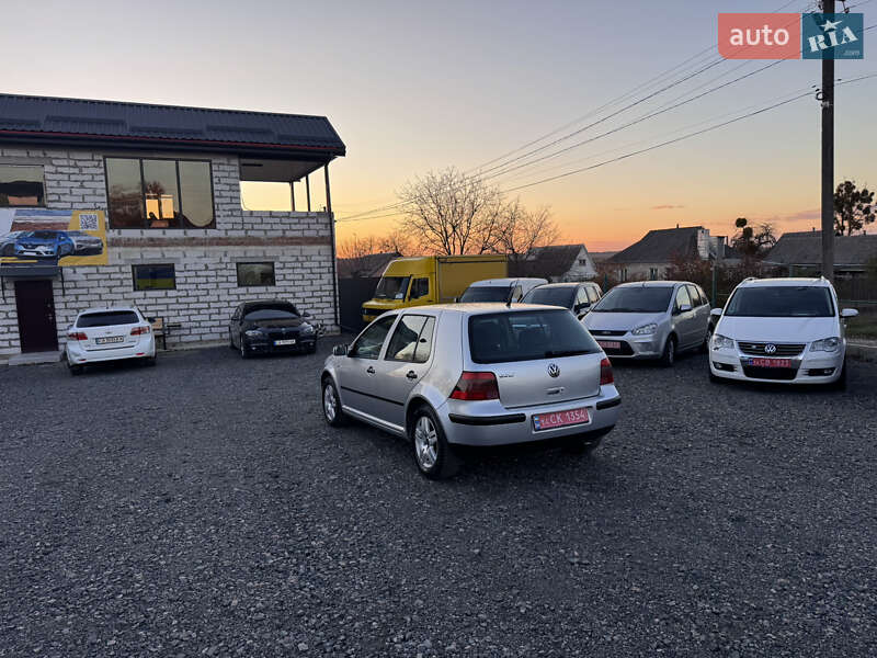 Хэтчбек Volkswagen Golf 2002 в Звенигородке