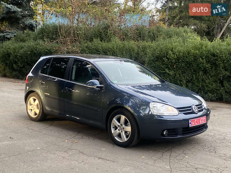Хэтчбек Volkswagen Golf 2008 в Умани