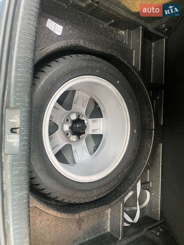 Хэтчбек Volkswagen Golf 2008 в Умани