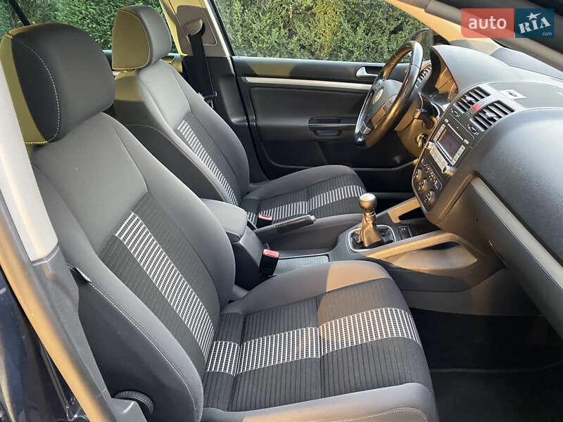 Хэтчбек Volkswagen Golf 2008 в Умани