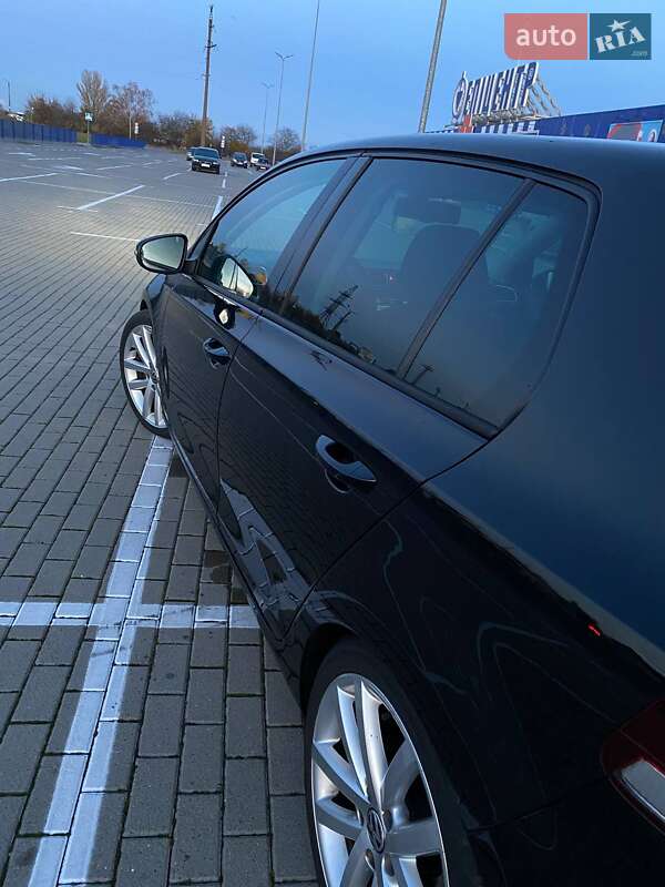 Хетчбек Volkswagen Golf 2009 в Нововолинську