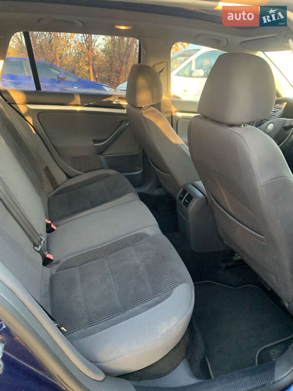 Універсал Volkswagen Golf 2008 в Рівному