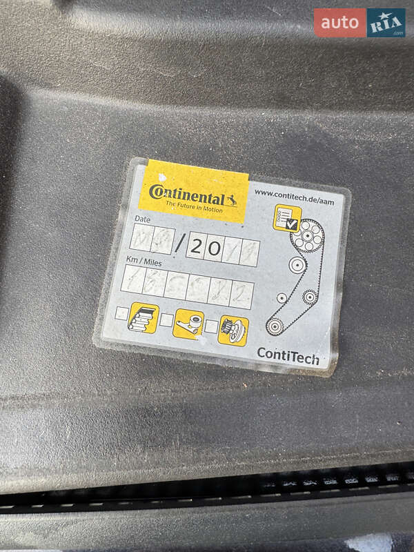 Хэтчбек Volkswagen Golf 2001 в Ахтырке