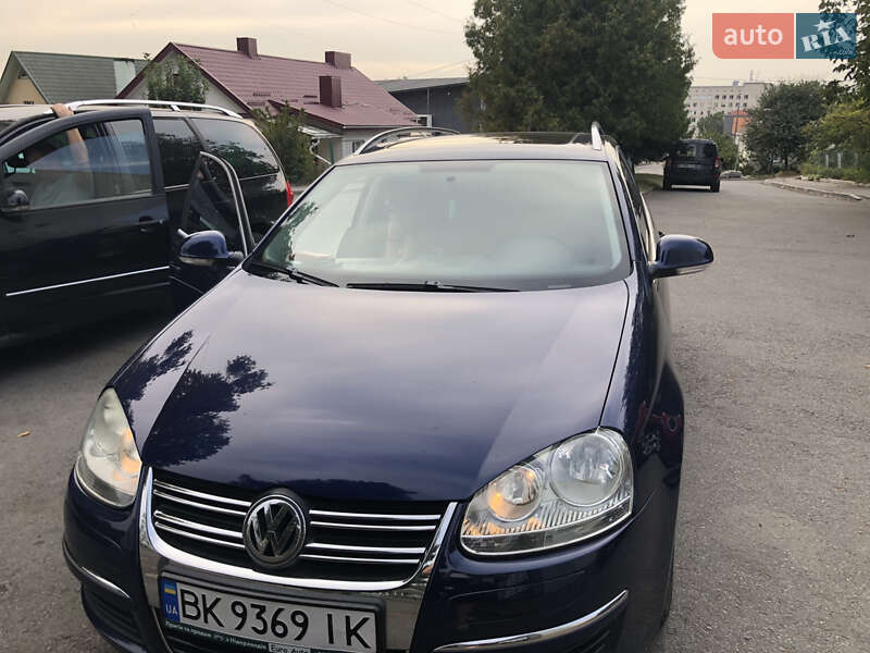 Універсал Volkswagen Golf 2008 в Рівному