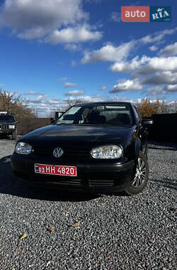 Хетчбек Volkswagen Golf 2001 в Кременці