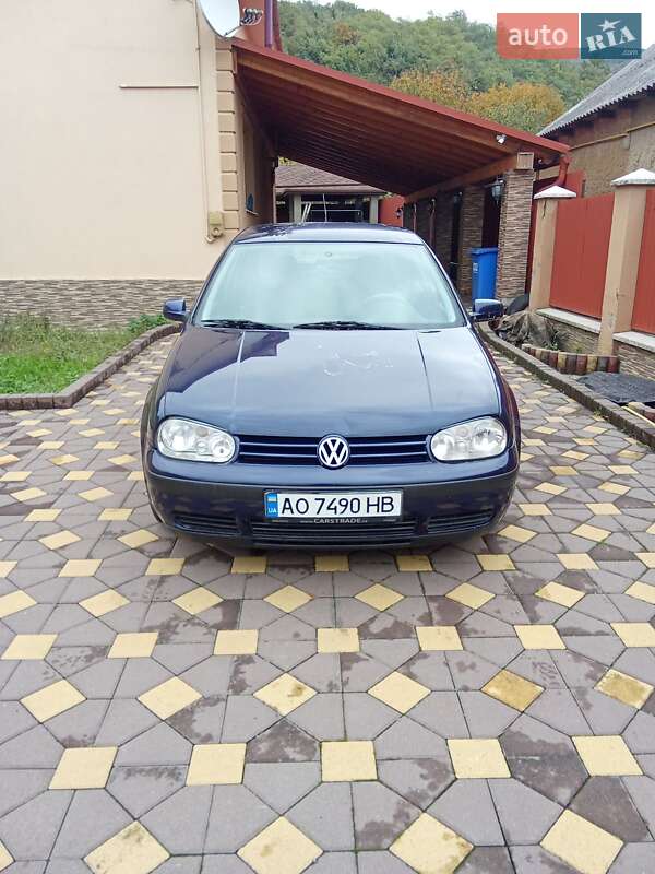Хетчбек Volkswagen Golf 1997 в Виноградові