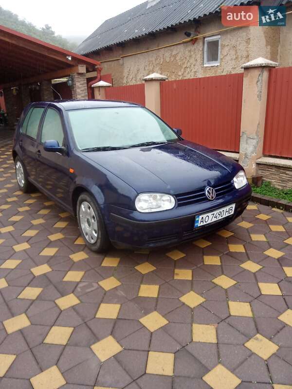 Хетчбек Volkswagen Golf 1997 в Виноградові