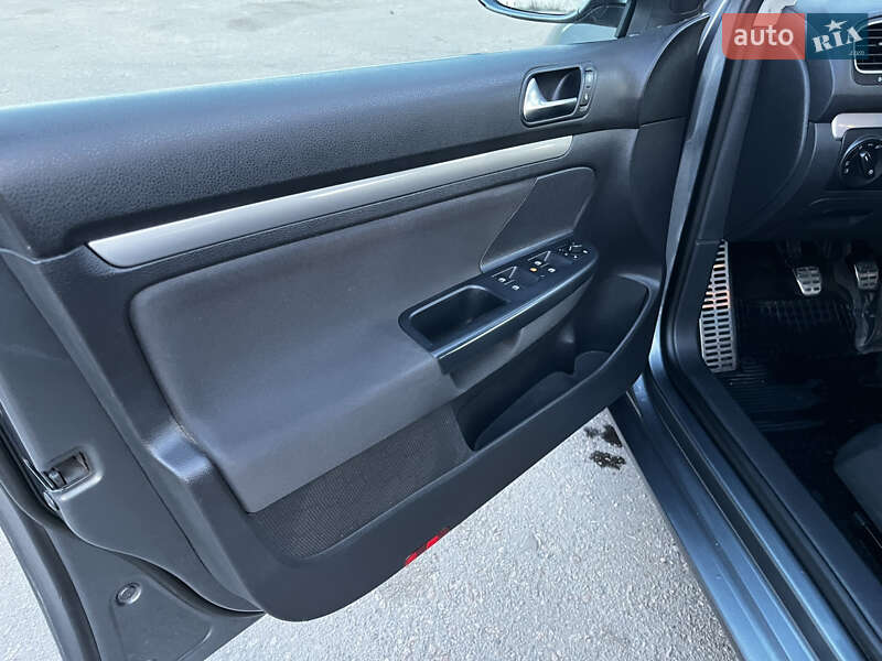 Универсал Volkswagen Golf 2010 в Львове