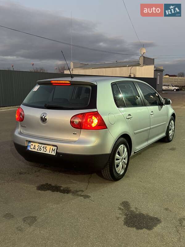 Хэтчбек Volkswagen Golf 2007 в Каменке
