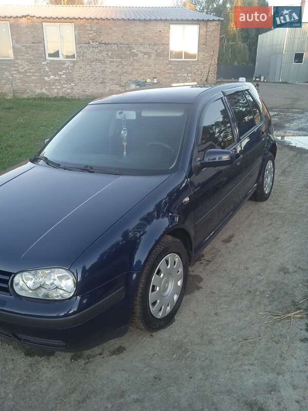 Хэтчбек Volkswagen Golf 2003 в Броварах