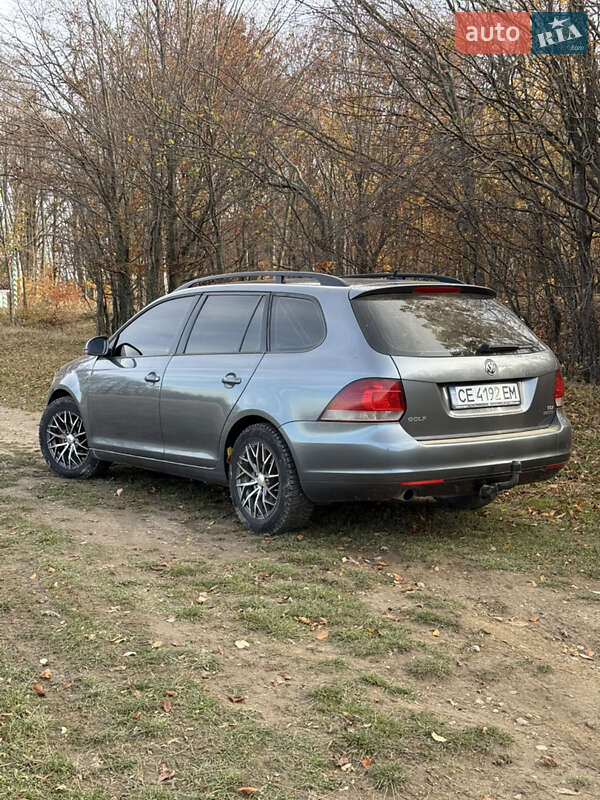 Універсал Volkswagen Golf 2011 в Чернівцях