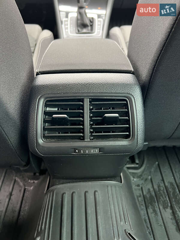 Універсал Volkswagen Golf 2018 в Ужгороді