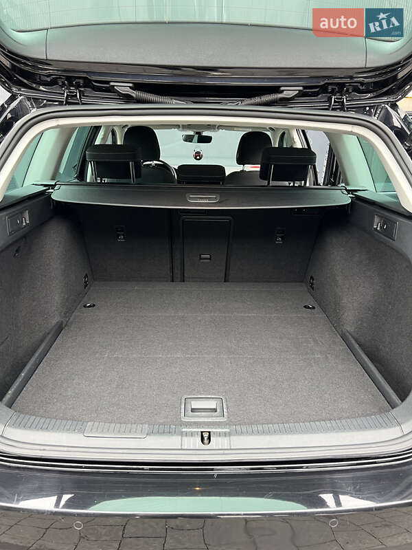 Універсал Volkswagen Golf 2018 в Ужгороді