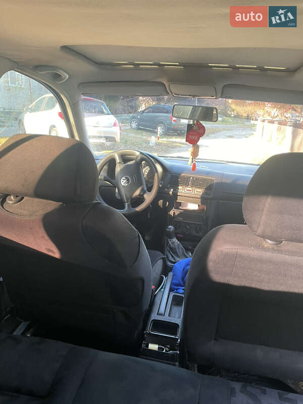 Хетчбек Volkswagen Golf 1998 в Великих Мостах