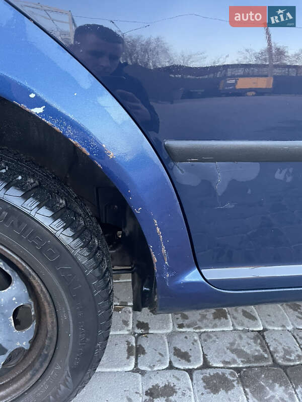 Хетчбек Volkswagen Golf 1998 в Великих Мостах