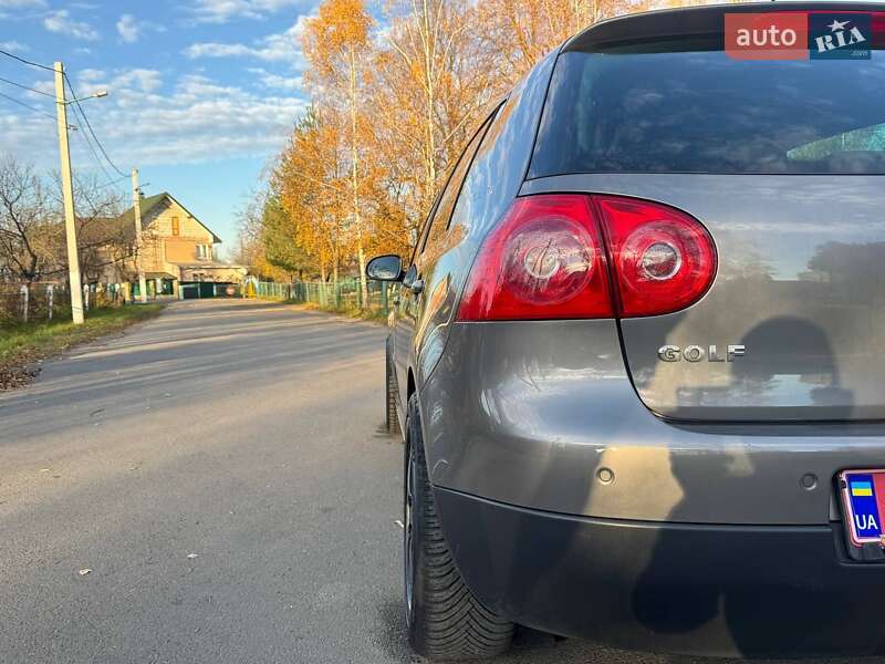 Хэтчбек Volkswagen Golf 2007 в Надворной