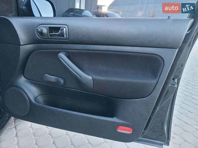 Хэтчбек Volkswagen Golf 2000 в Львове