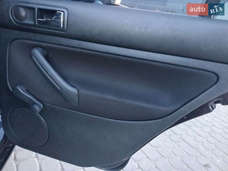 Хэтчбек Volkswagen Golf 2000 в Львове