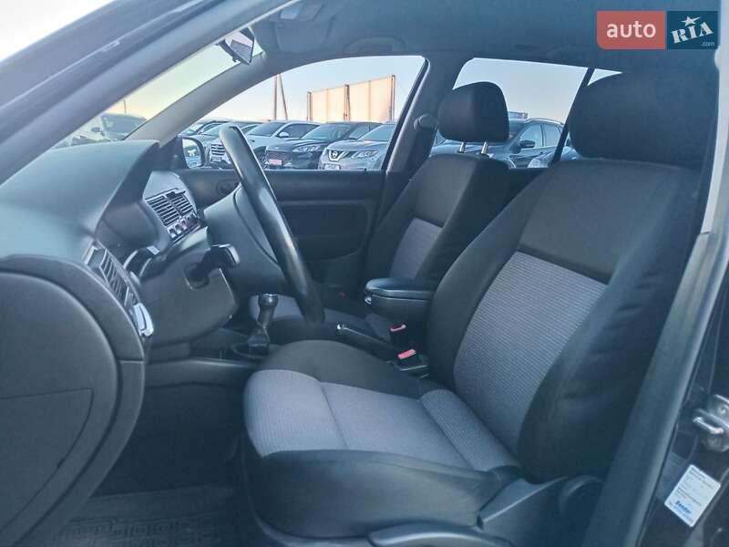 Хэтчбек Volkswagen Golf 2000 в Львове