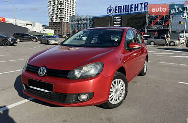 Хэтчбек Volkswagen Golf 2009 в Киеве
