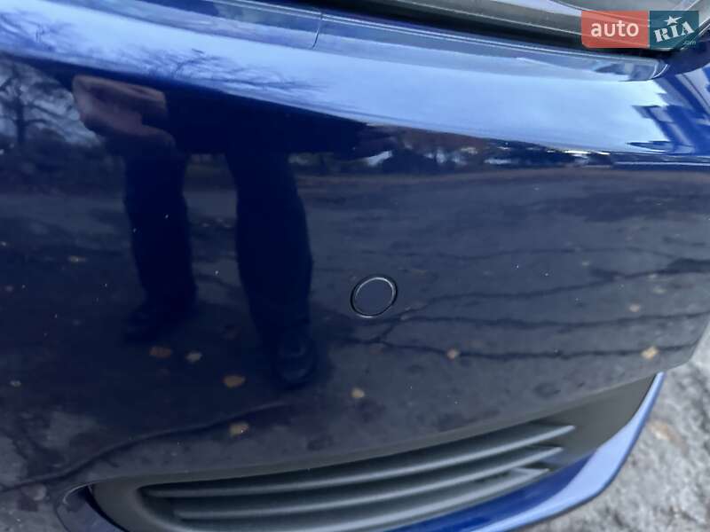 Хэтчбек Volkswagen Golf 2010 в Лебедине