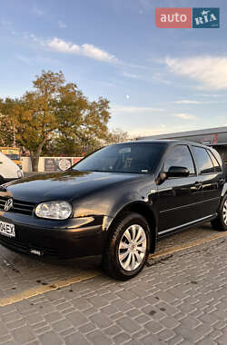 Хэтчбек Volkswagen Golf 2002 в Кропивницком