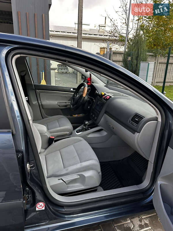 Хэтчбек Volkswagen Golf 2004 в Виннице фото 10 Хэтчбек Volkswagen Golf 2004 в Виннице