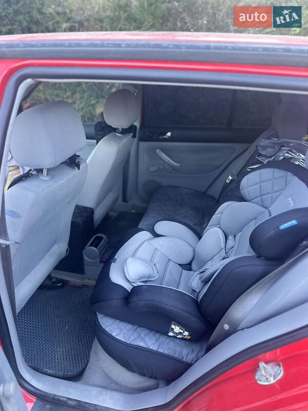 Хетчбек Volkswagen Golf 1998 в Путилі