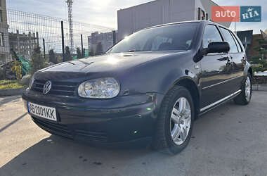 Хэтчбек Volkswagen Golf 2002 в Киеве