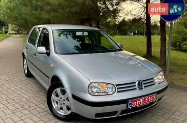 Хэтчбек Volkswagen Golf 2002 в Самборе