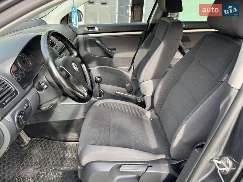 Універсал Volkswagen Golf 2009 в Старокостянтинові