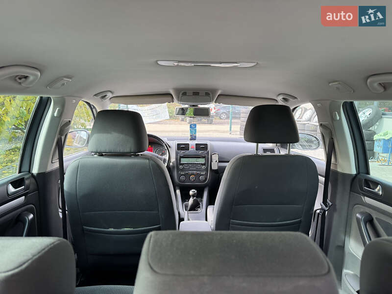 Універсал Volkswagen Golf 2009 в Старокостянтинові