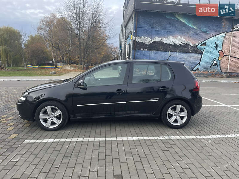 Хэтчбек Volkswagen Golf 2008 в Локачах
