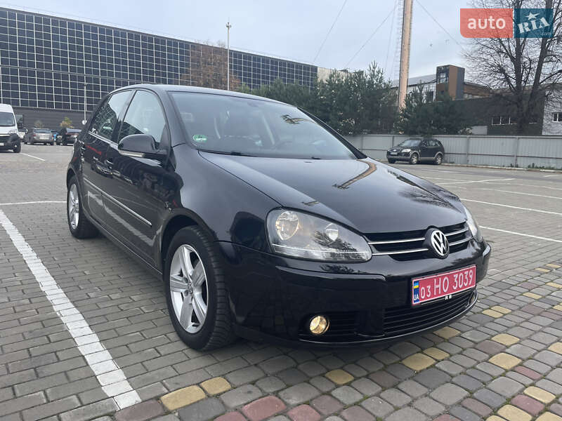 Хэтчбек Volkswagen Golf 2008 в Локачах