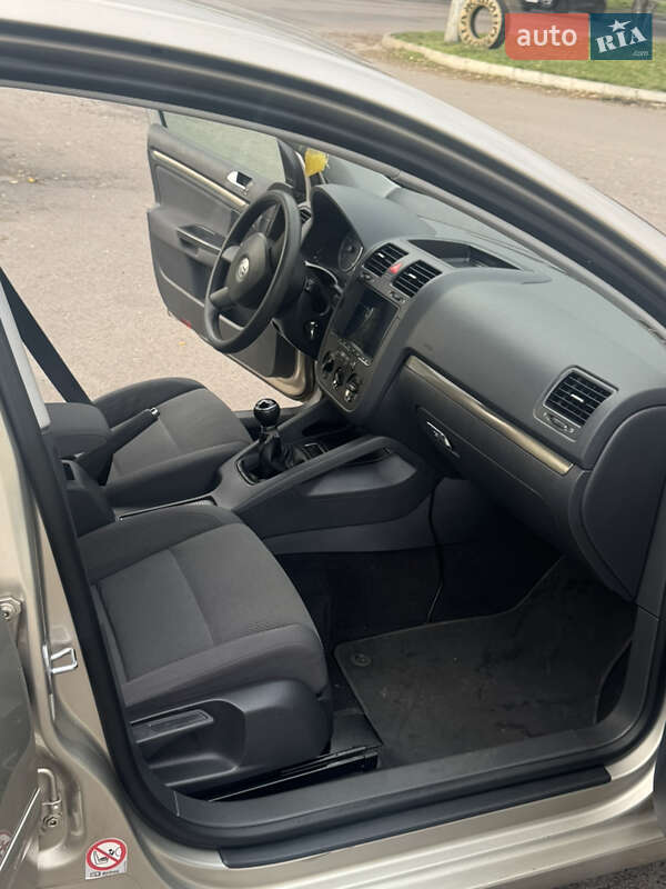 Хэтчбек Volkswagen Golf 2005 в Луцке фото 8 Хэтчбек Volkswagen Golf 2005 в Луцке