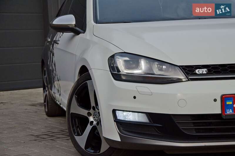 Універсал Volkswagen Golf 2015 в Сарнах