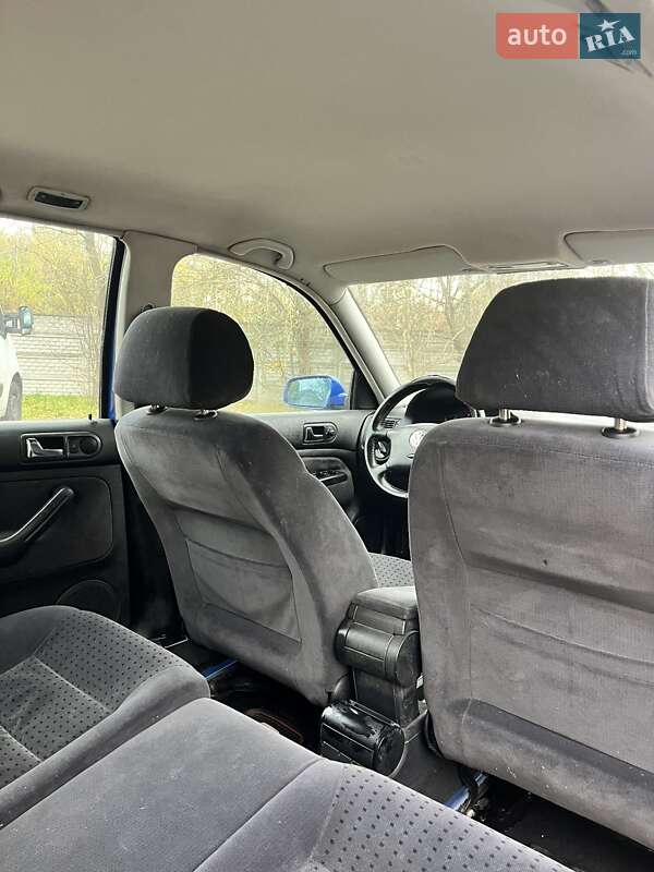 Хетчбек Volkswagen Golf 1998 в Ковелі