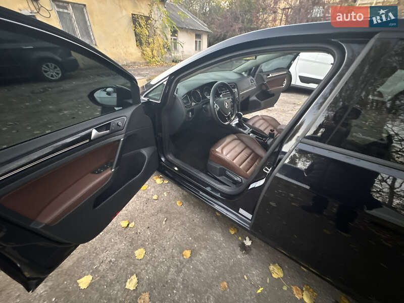 Хэтчбек Volkswagen Golf 2014 в Одессе