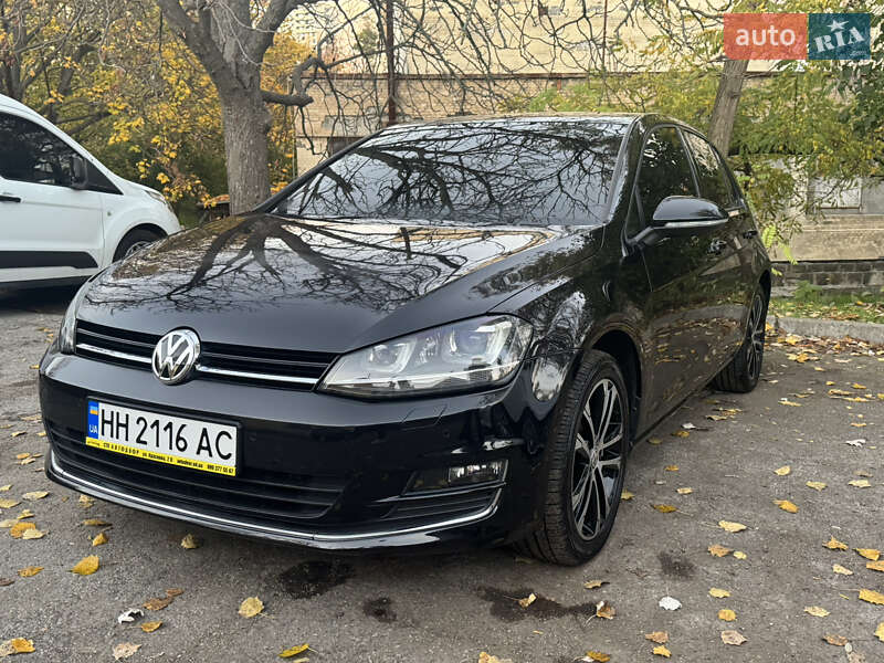 Хэтчбек Volkswagen Golf 2014 в Одессе