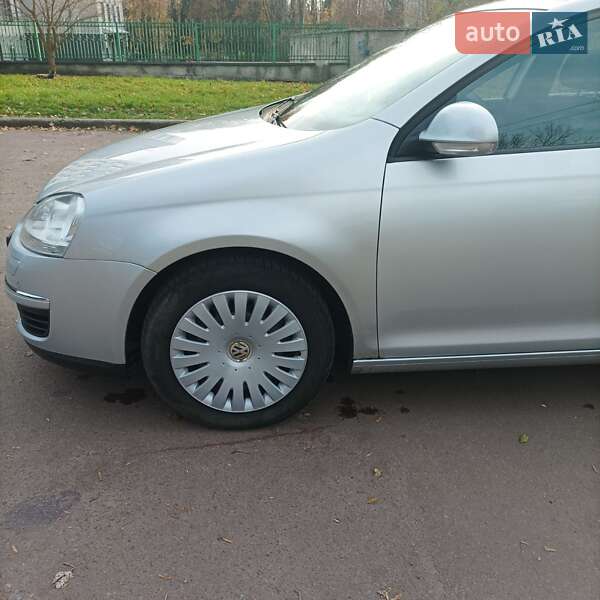 Універсал Volkswagen Golf 2009 в Житомирі