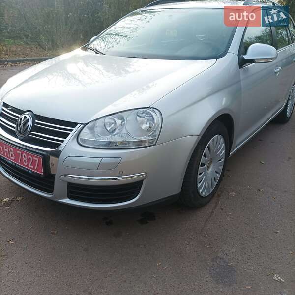 Універсал Volkswagen Golf 2009 в Житомирі