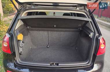 Хэтчбек Volkswagen Golf 2006 в Ковеле