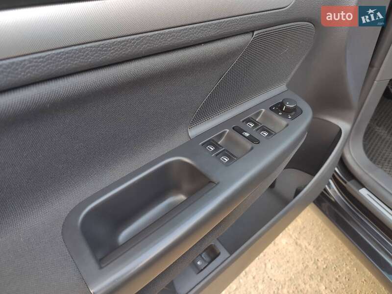 Хэтчбек Volkswagen Golf 2006 в Ковеле