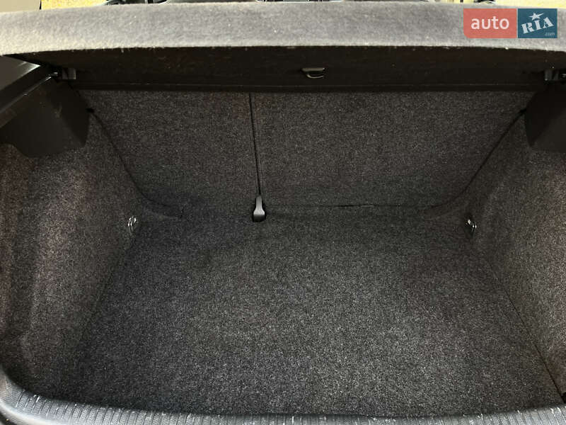 Хэтчбек Volkswagen Golf 2007 в Ровно