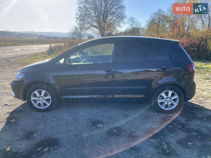 Хэтчбек Volkswagen Golf 2005 в Косове