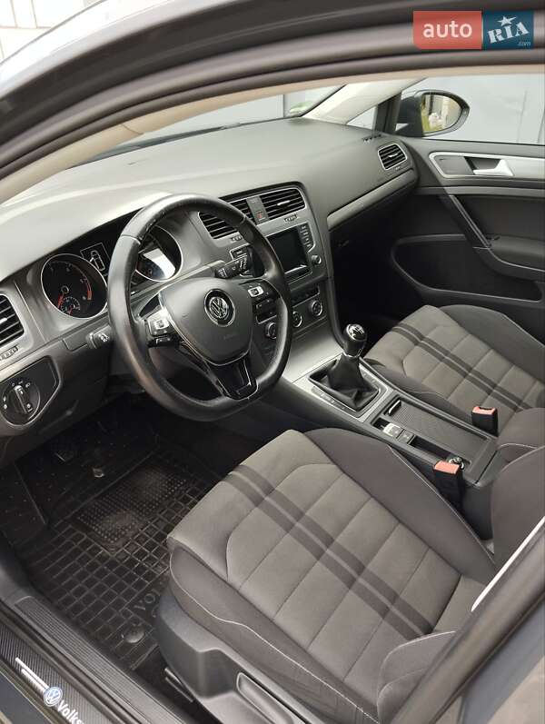 Універсал Volkswagen Golf 2015 в Бучі