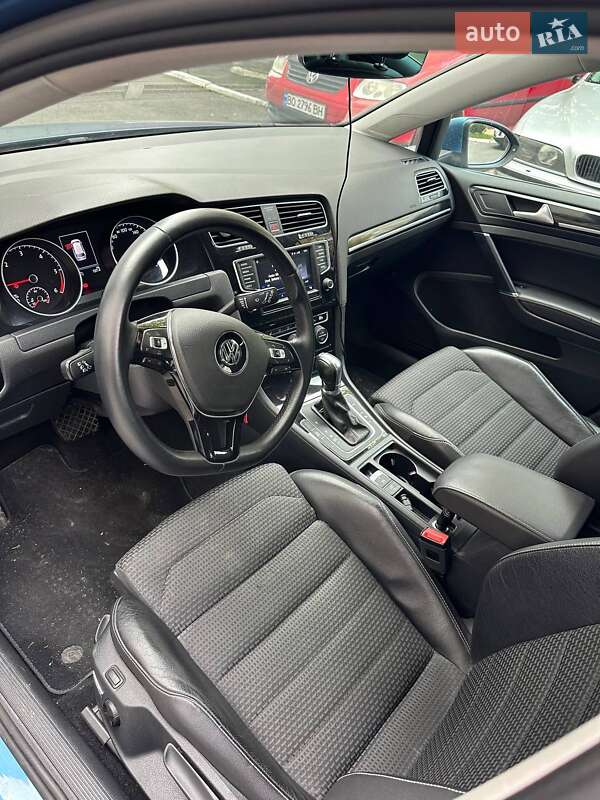 Универсал Volkswagen Golf 2016 в Тернополе